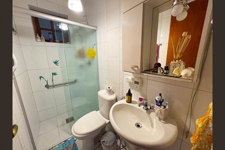 Casa à venda com 400m², 5 quartos e 3 vagas Casa à venda com 400m², 5 quartos e 3 vagasBanheiro Quarto 3