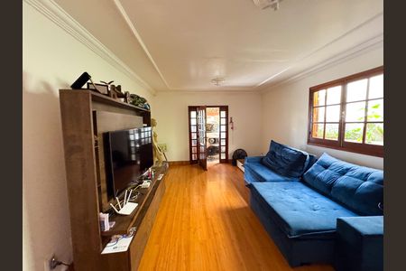Casa à venda com 400m², 5 quartos e 3 vagas Casa à venda com 400m², 5 quartos e 3 vagasSala
