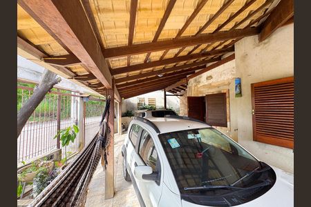 Casa à venda com 400m², 5 quartos e 3 vagas Casa à venda com 400m², 5 quartos e 3 vagasGaragem