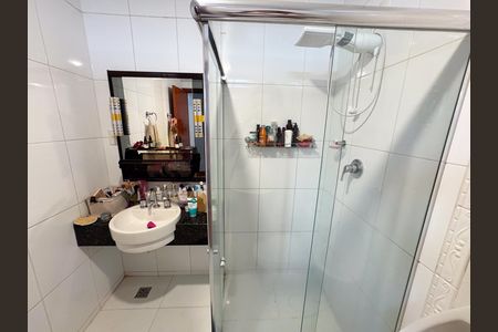 Casa à venda com 400m², 5 quartos e 3 vagas Casa à venda com 400m², 5 quartos e 3 vagasBanheiro Social