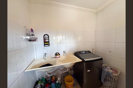 Casa à venda com 400m², 5 quartos e 3 vagas Casa à venda com 400m², 5 quartos e 3 vagasÁrea de Serviço