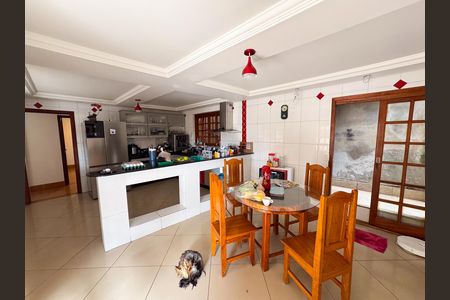 Casa à venda com 400m², 5 quartos e 3 vagas Casa à venda com 400m², 5 quartos e 3 vagasCozinha