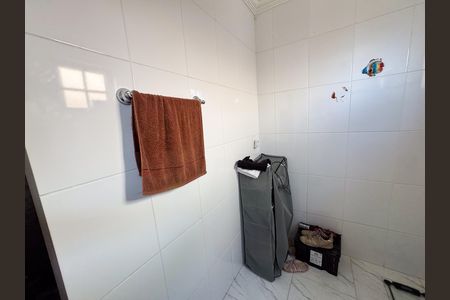 Casa à venda com 400m², 5 quartos e 3 vagas Casa à venda com 400m², 5 quartos e 3 vagasQuarto 1 Banheiro