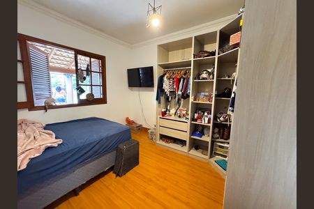 Casa à venda com 400m², 5 quartos e 3 vagas Casa à venda com 400m², 5 quartos e 3 vagasEdícula