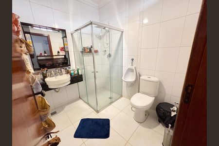 Casa à venda com 400m², 5 quartos e 3 vagas Casa à venda com 400m², 5 quartos e 3 vagasBanheiro Social
