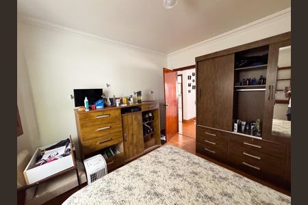 Casa à venda com 400m², 5 quartos e 3 vagas Casa à venda com 400m², 5 quartos e 3 vagasQuarto 2