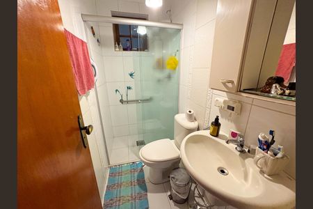 Casa à venda com 400m², 5 quartos e 3 vagas Casa à venda com 400m², 5 quartos e 3 vagasBanheiro Quarto 3