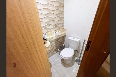 Casa à venda com 400m², 5 quartos e 3 vagas Casa à venda com 400m², 5 quartos e 3 vagasEdícula Banheiro 2