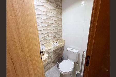 Casa à venda com 400m², 5 quartos e 3 vagas Casa à venda com 400m², 5 quartos e 3 vagasEdícula Banheiro 2