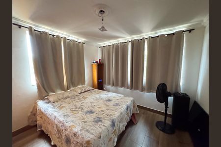 Casa à venda com 400m², 5 quartos e 3 vagas Casa à venda com 400m², 5 quartos e 3 vagasEdícula