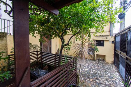 Casa à venda com 253m², 2 quartos e 1 vaga Casa à venda com 253m², 2 quartos e 1 vagaÁrea externa