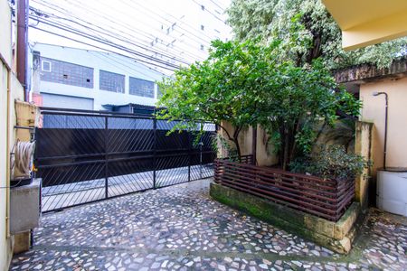 Casa à venda com 253m², 2 quartos e 1 vaga Casa à venda com 253m², 2 quartos e 1 vagaÁrea externa