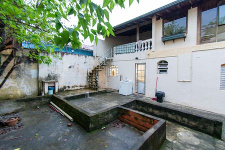 Casa à venda com 253m², 2 quartos e 1 vaga Casa à venda com 253m², 2 quartos e 1 vagaQuintal