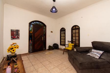 Casa à venda com 253m², 2 quartos e 1 vaga Casa à venda com 253m², 2 quartos e 1 vagaSala