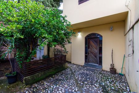 Casa à venda com 253m², 2 quartos e 1 vaga Casa à venda com 253m², 2 quartos e 1 vagaÁrea externa