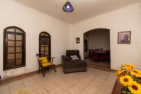 Casa à venda com 253m², 2 quartos e 1 vaga Casa à venda com 253m², 2 quartos e 1 vagaSala