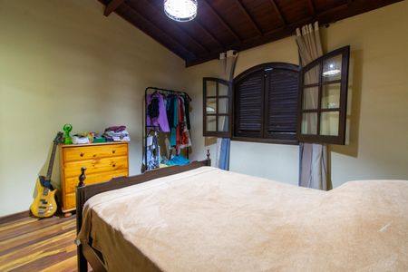 Casa à venda com 253m², 2 quartos e 1 vaga Casa à venda com 253m², 2 quartos e 1 vagaSuíte