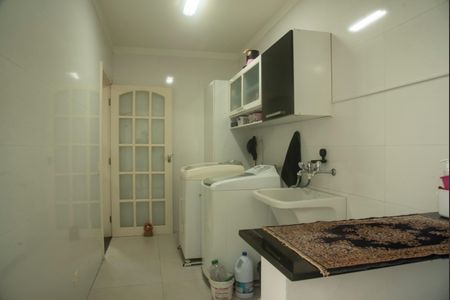 Casa à venda com 330m², 3 quartos e 4 vagasÁrea de Serviço