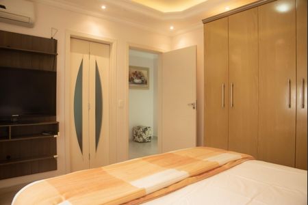 Casa à venda com 330m², 3 quartos e 4 vagasSuíte 1