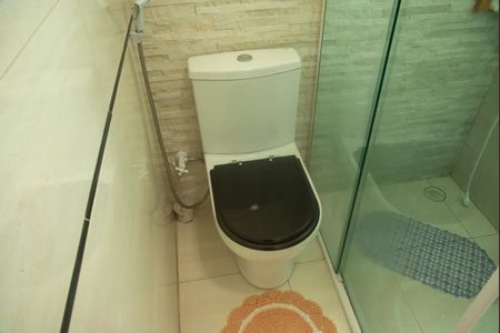 Casa à venda com 330m², 3 quartos e 4 vagasBanheiro da Suíte 1