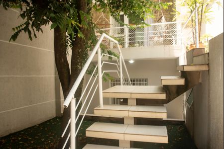 Casa à venda com 330m², 3 quartos e 4 vagasQuintal da frente