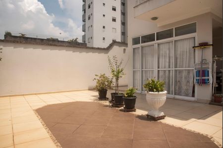 Casa à venda com 330m², 3 quartos e 4 vagasQuintal