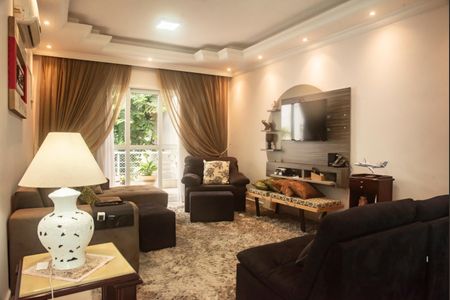 Casa à venda com 330m², 3 quartos e 4 vagasSala