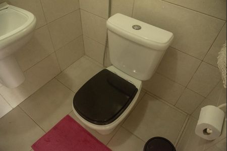 Casa à venda com 330m², 3 quartos e 4 vagasBanheiro de Serviço