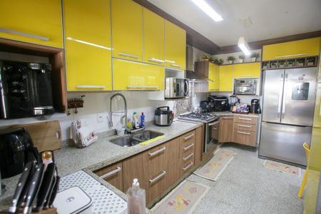 Casa de condomínio à venda com 396m², 4 quartos e 2 vagasCozinha