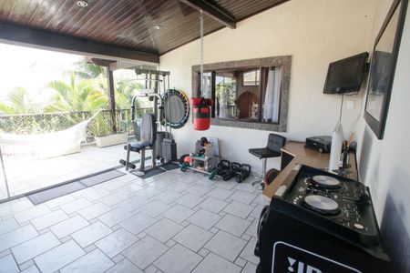 Casa de condomínio à venda com 396m², 4 quartos e 2 vagasAcademia