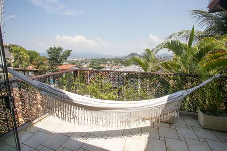 Casa de condomínio à venda com 396m², 4 quartos e 2 vagasVaranda