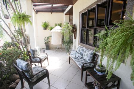 Casa de condomínio à venda com 396m², 4 quartos e 2 vagasVaranda da Sala