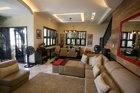 Casa de condomínio à venda com 396m², 4 quartos e 2 vagasSala