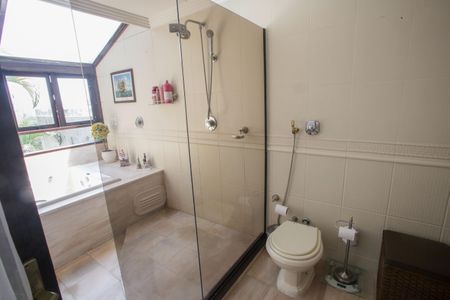 Casa de condomínio à venda com 396m², 4 quartos e 2 vagasBanheiro da Suíte 4