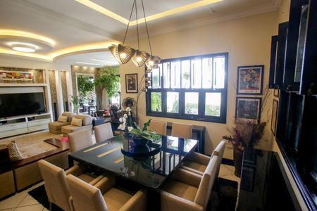 Casa de condomínio à venda com 396m², 4 quartos e 2 vagasSala de Jantar