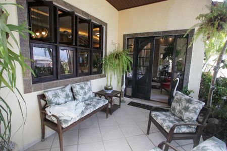 Casa de condomínio à venda com 396m², 4 quartos e 2 vagasVaranda da Sala