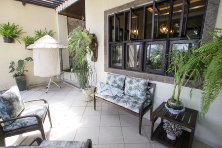 Casa de condomínio à venda com 396m², 4 quartos e 2 vagasVaranda da Sala