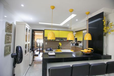 Casa de condomínio à venda com 396m², 4 quartos e 2 vagasCozinha