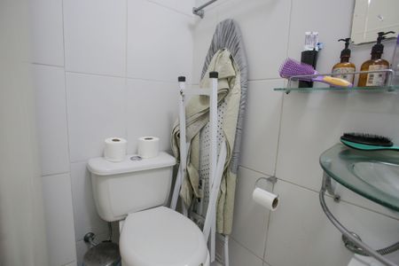 Casa de condomínio à venda com 396m², 4 quartos e 2 vagasBanheiro de Serviço