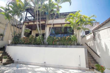 Casa de condomínio à venda com 396m², 4 quartos e 2 vagasFrente da casa