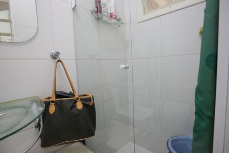 Casa de condomínio à venda com 396m², 4 quartos e 2 vagasBanheiro de Serviço