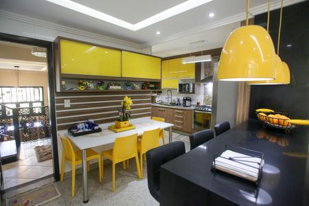 Casa de condomínio à venda com 396m², 4 quartos e 2 vagasCozinha