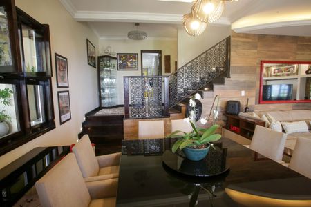 Casa de condomínio à venda com 396m², 4 quartos e 2 vagasSala de Jantar