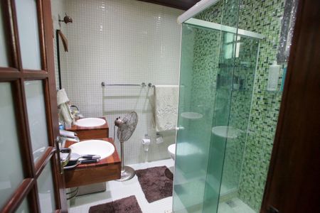 Casa de condomínio à venda com 396m², 4 quartos e 2 vagasBanheiro da Suíte 2