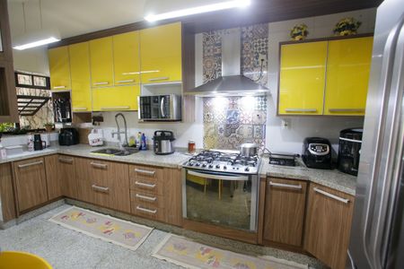 Casa de condomínio à venda com 396m², 4 quartos e 2 vagasCozinha