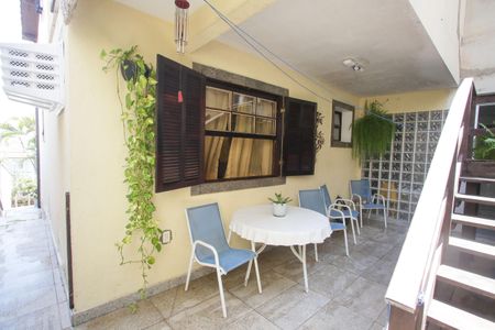 Casa de condomínio à venda com 396m², 4 quartos e 2 vagasVaranda dos Fundos