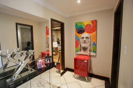 Casa de condomínio à venda com 396m², 4 quartos e 2 vagasHall dos Quartos