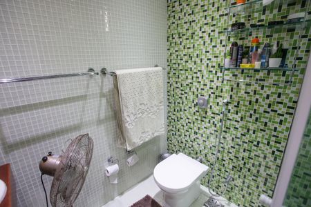 Casa de condomínio à venda com 396m², 4 quartos e 2 vagasBanheiro da Suíte 2