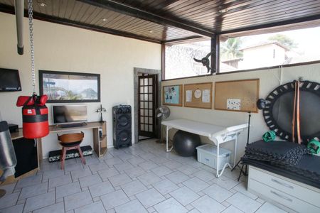 Casa de condomínio à venda com 396m², 4 quartos e 2 vagasAcademia