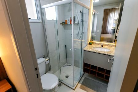 Apartamento à venda com 68m², 2 quartos e 1 vaga Apartamento à venda com 68m², 2 quartos e 1 vagaBanheiro da Suíte